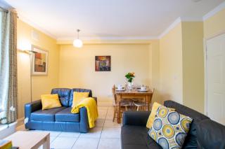 Stylish 4BR Apartment in the Heart of Limerick - 8