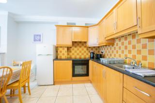 Stylish 4BR Apartment in the Heart of Limerick - 2