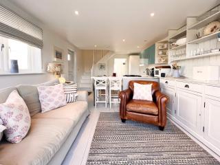 Spinney's Boathouse by The Suffolk Cottage Collection - 8