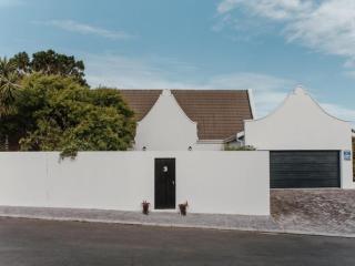Cosy Cape Dutch by the sea - 9
