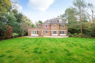 Lux 6BR Mansion in St Georges Hill - 5