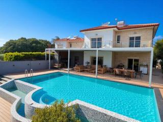 Villa del Mar Heated pool - 8