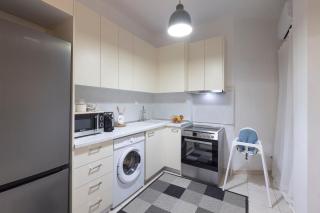 Superior 3BR, 3KingBeds, City Center, Balcony - 2