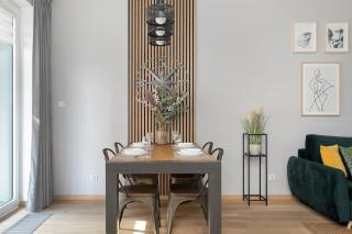 Ekskluzywny Apartament Blisko Centrum z Balkonem i Parkingiem by Renters Prestige - 6