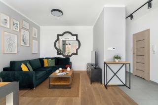 Ekskluzywny Apartament Blisko Centrum z Balkonem i Parkingiem by Renters Prestige - 2