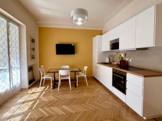 Bright & Cozy Flat - Walk to Beach & Train Station - 7