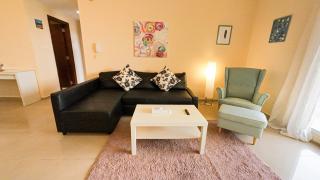 Stunning Golf & Lake Views 1BHK Apartment - 9