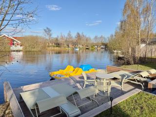 Franks Ferienhaus am See I Privatsteg I Tretboot I Spieletage I Ruhe I Natur I Angeln I luxuriös & großzügig bis zu 10 Personen - 5