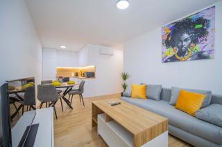 Boutique Living - Yellow Accent Apartment - 5