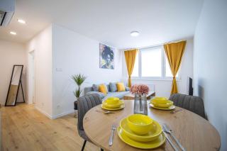 Boutique Living - Yellow Accent Apartment - 7