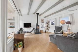 Lovely Holiday Home Near Water And Nature - 8