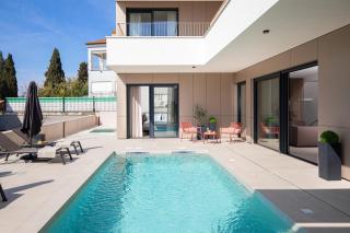 Villa Monet- Beachside Luxury with Heated Pool - 9