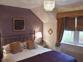 9 Howrah's Court - Keswick - 6