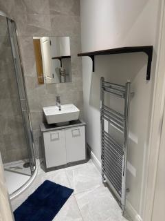 QUEENs STAYS BELFAST 1 bedroom apartment - 7