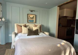 Boutique Cottage in the Heart of Kintbury - 9