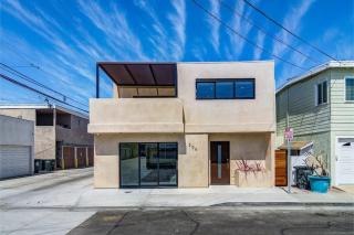 Modern Remodel By The Bay & Beach- 209 9th home - 0