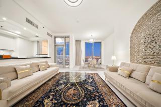 FIRST CLASS 2BR Canal View Near Dubai Mall - 9