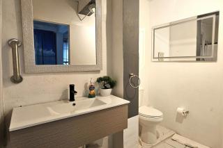 Central Vieques 2BR | Walk to Ferry, Beach & Plaza - 4