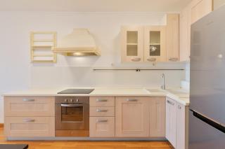 VELEBIS SUPERIOR APARTMENT - luxurious one-room apartment with jacuzzi - prestigious location by the sea in the new city center of Žnjan - panoramic view of the sea and islands - free garage parking - 7