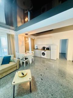 Penthouse Tower Apartments B1 - 8