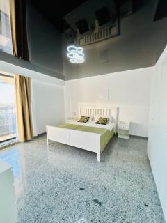 Penthouse Tower Apartments B1 - 7