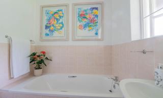 Lloyd Road Cottage - 2