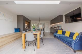 The Laurels by Grandeur Property - 3