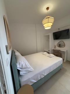 Akti Rooms And Studios - 3