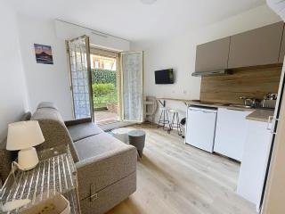 Normandy Mermoz - 2