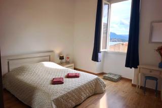 Spacious cocoon close to the beach - 2