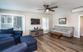 Remodeled Balboa Island Gem- 129 Opal B home - 6