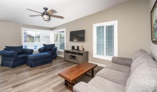 Remodeled Balboa Island Gem- 129 Opal B home - 7
