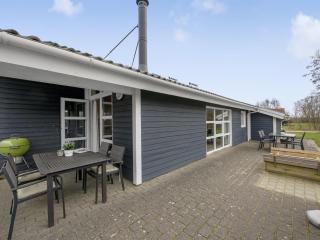 Holiday Home Tinka - 1-2km to the fjord by Interhome - 5