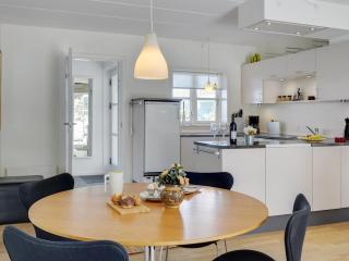 Apartment Shana - 800m from the sea by Interhome - 8