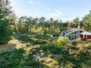 Holiday Home Helmtrud - 500m from the sea by Interhome - 5