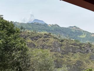 The Lookout Hideaway - 2