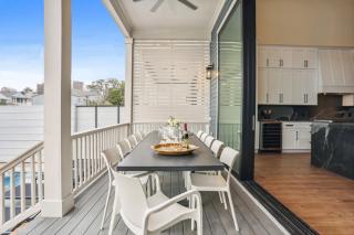 2 Designer Homes 14 Bedrooms Walk to St Charles - 8