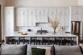 2 Designer Homes 14 Bedrooms Walk to St Charles - 5