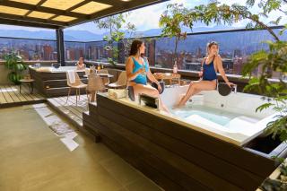 Estadio Jacuzzi Haven | Cozy Rosa Negra Suite - 8
