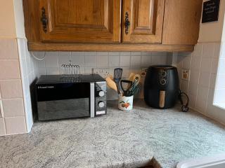 Three Bedroom Bungalow ideal for families or contractors Highbridge - Highbridge - 1