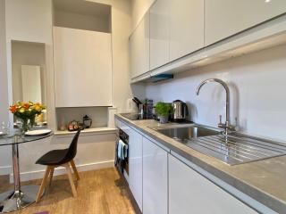 Your Space Apartments - Jubilee House - 1