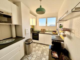 Enjoy Eiffel Sparkle from Your Balcony - 7