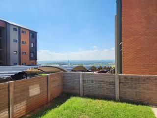 Lux Living 1 Bed Apartment - 4