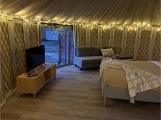 Yurts at Yelverton - 1