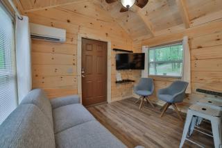 Lena Cabin Wooded Tiny Cabin - Hot Tub - 4