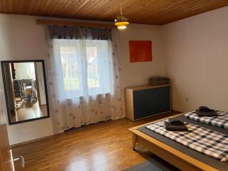 Apartments Am Kirchkogel " Ein Ort wo Du Gast bist nicht Tourist " - 8