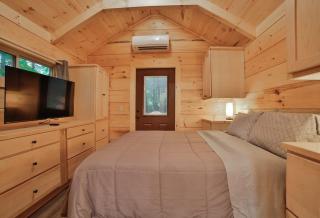 Nana Cabin Tiny Log Home Comfort In Rustic Bliss - 4