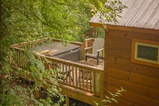Nana Cabin Tiny Log Home Comfort In Rustic Bliss - 9
