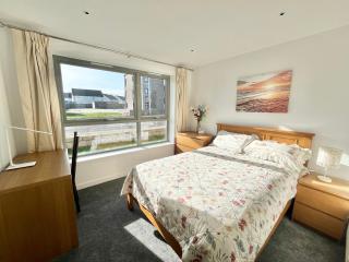 Sunny Flat Close to the Castle with Free Parking - 4