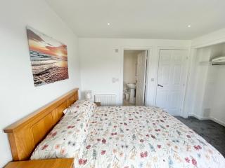 Sunny Flat Close to the Castle with Free Parking - 5